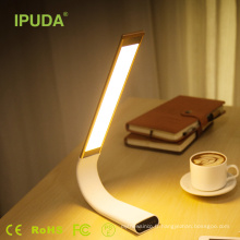 Lampe de bureau à LED pliante de vente chaude Q3 gradateur tactile luminaire portable lampe de table à LED